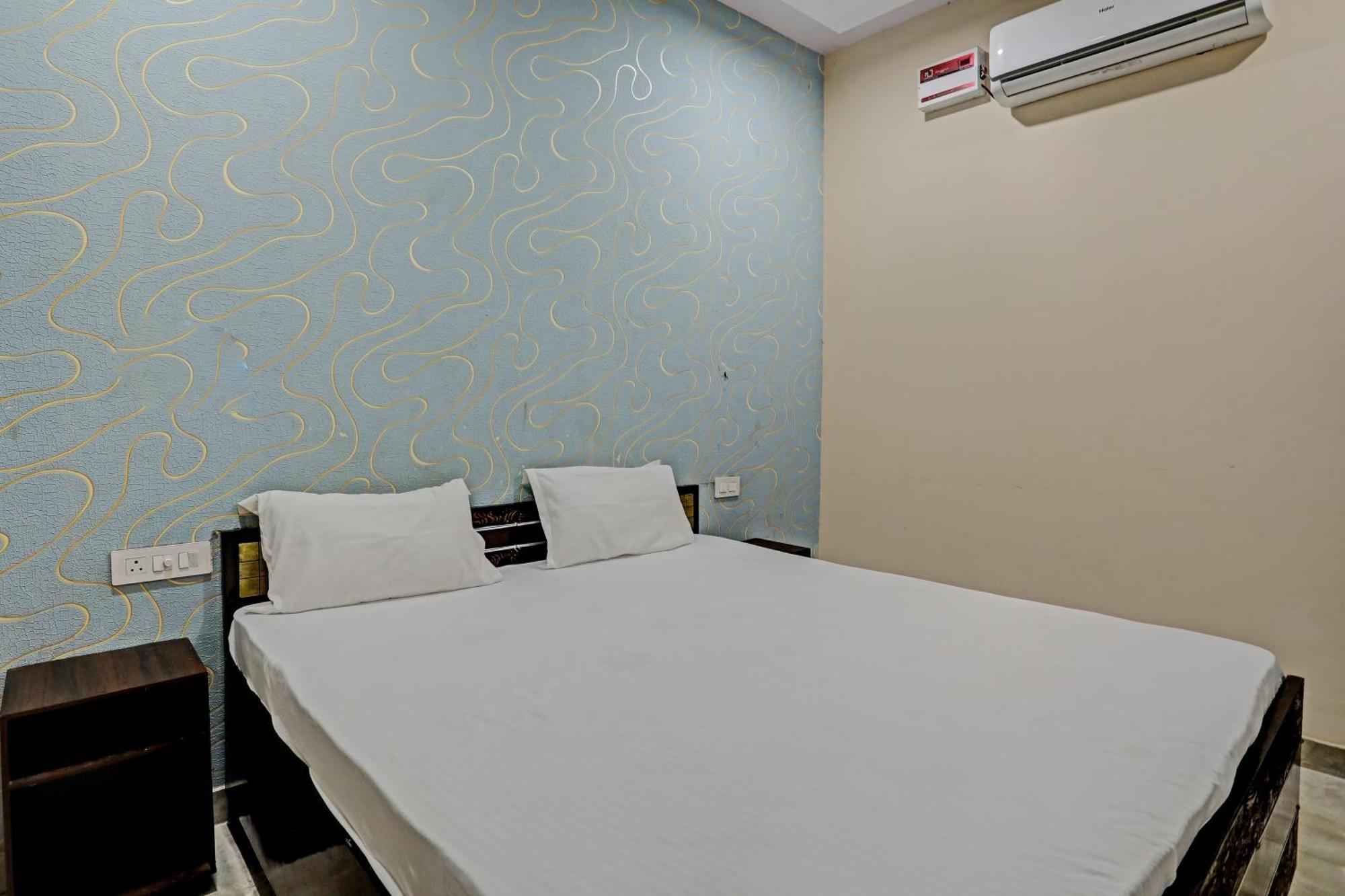 Dream Lounge Hotel Jalandhar Bagian luar foto