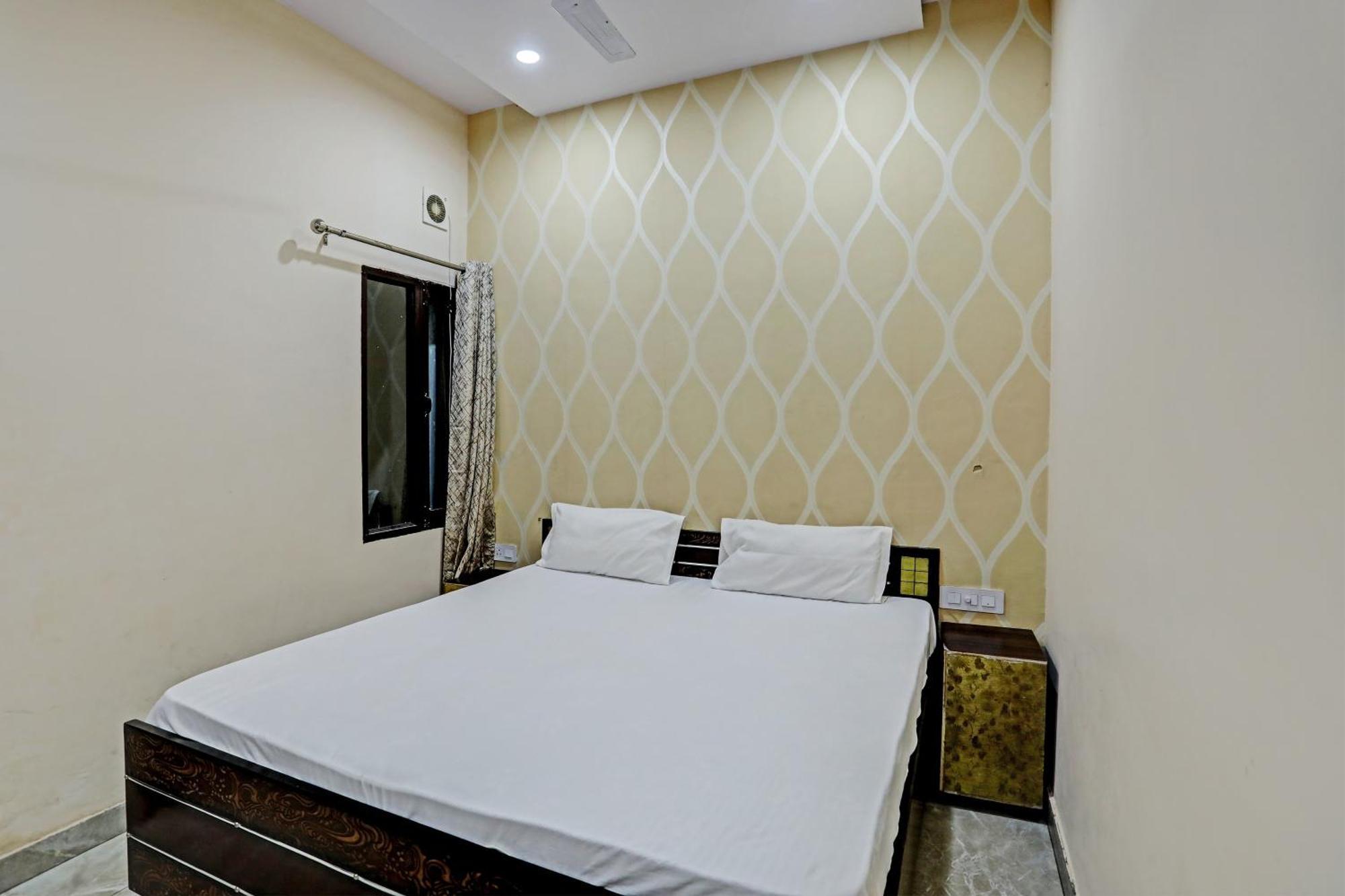 Dream Lounge Hotel Jalandhar Bagian luar foto