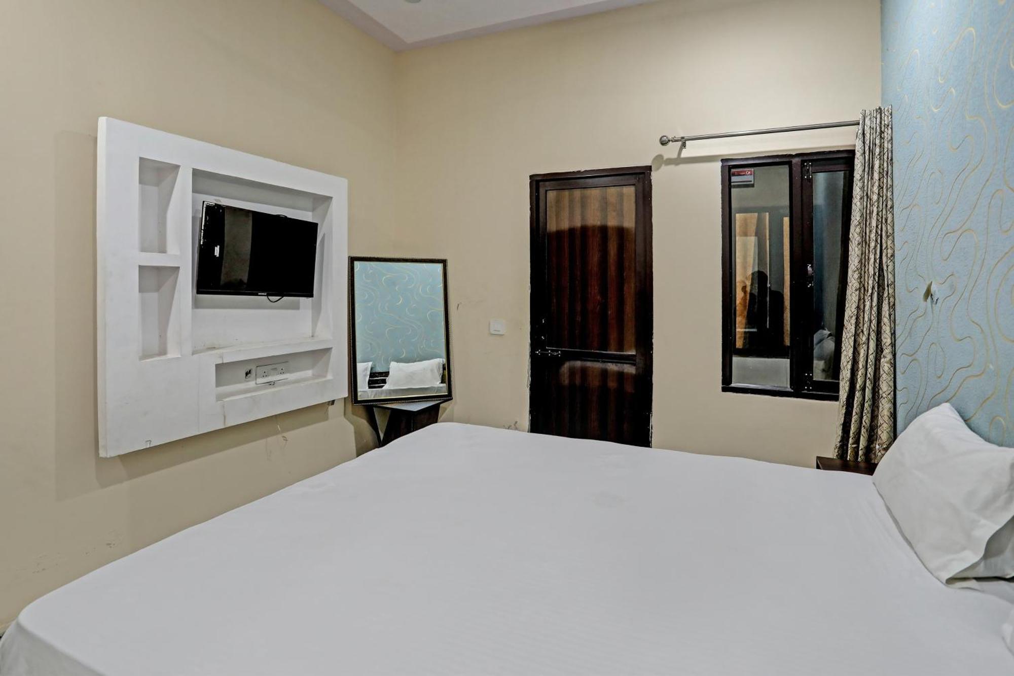 Dream Lounge Hotel Jalandhar Bagian luar foto