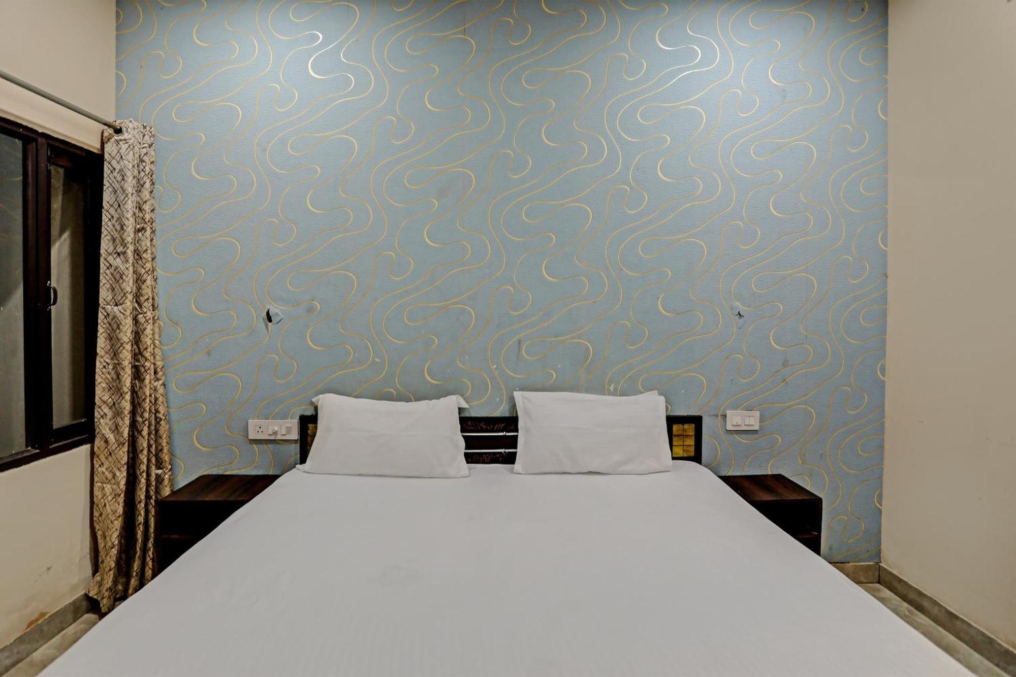 Dream Lounge Hotel Jalandhar Bagian luar foto