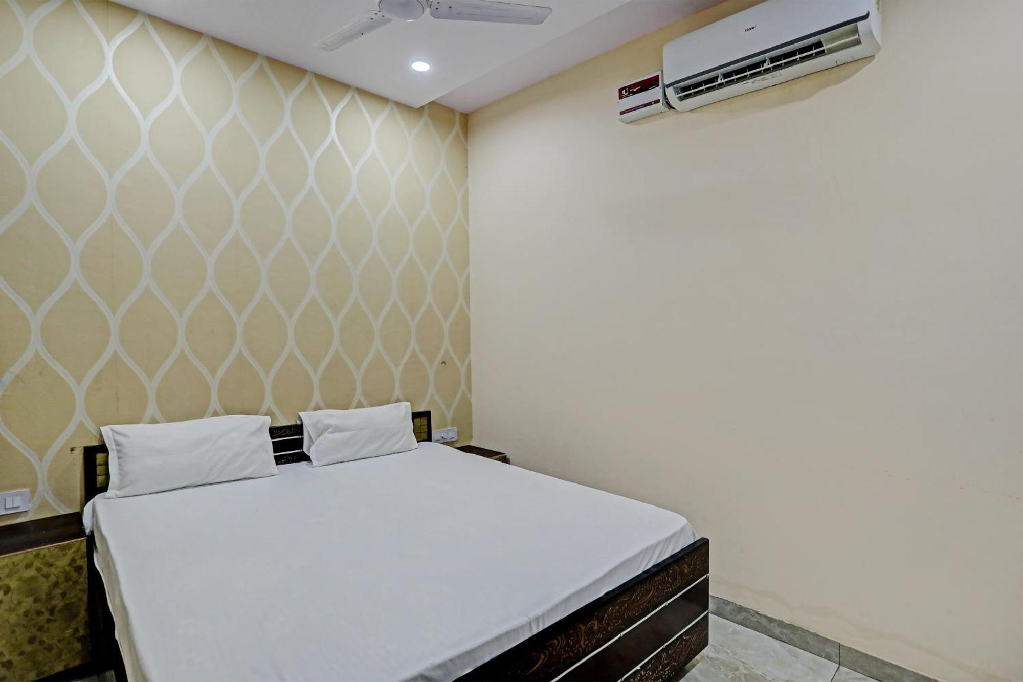 Dream Lounge Hotel Jalandhar Bagian luar foto