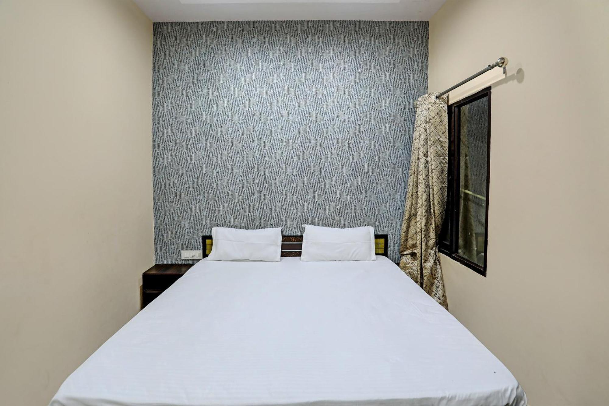 Dream Lounge Hotel Jalandhar Bagian luar foto