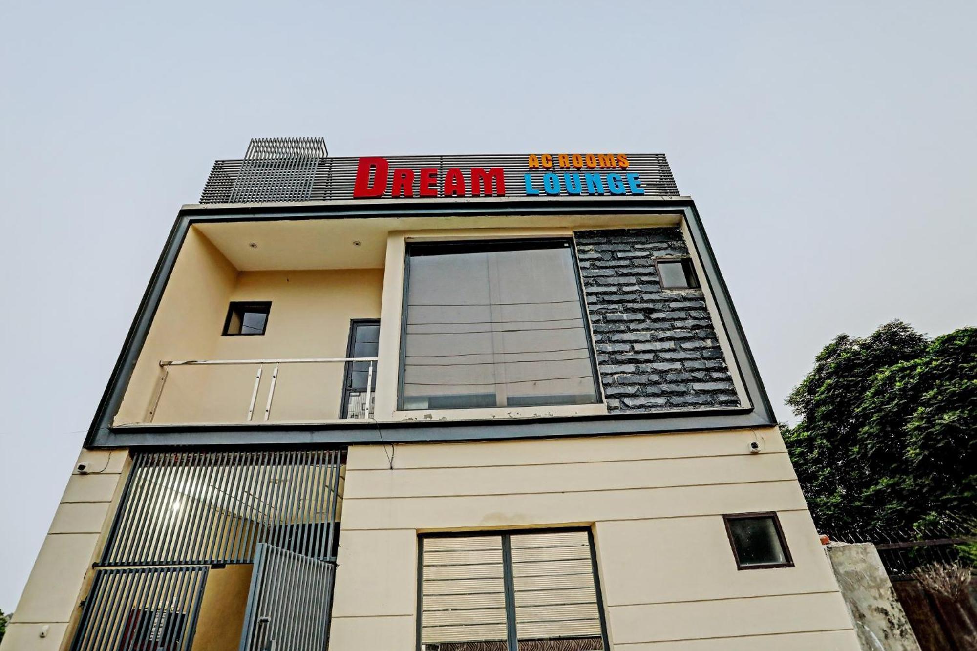 Dream Lounge Hotel Jalandhar Bagian luar foto